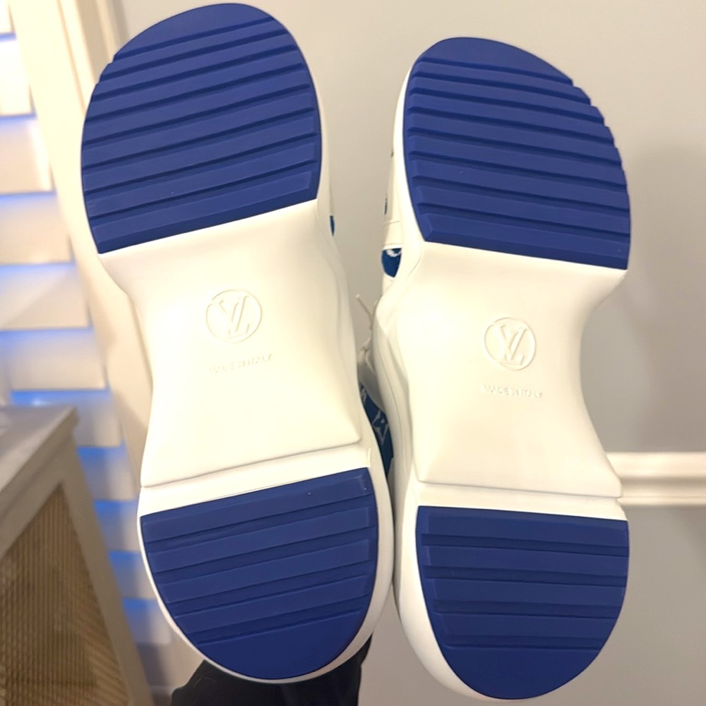 NWOT Louis Vuitton Monogram Blue and White Archlight Sneakers - Picture 7 of 11